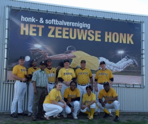 300_slow_pitch_team_zeeuwse_honk_2014_voor_website.jpg